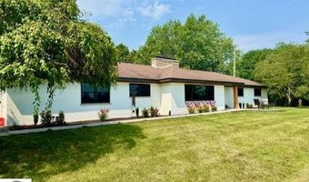 5811 N Luce Rd, Alma, MI 48801