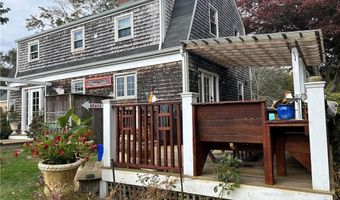 7 Boulevard E, Middletown, RI 02842