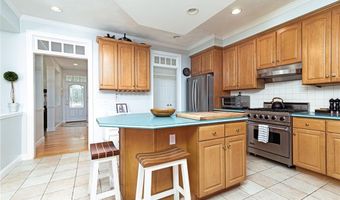 371 Glen Hill Dr, North Kingstown, RI 02874