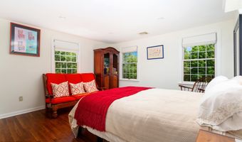 150 N Old Stone Bridge Rd, Cos Cob, CT 06807