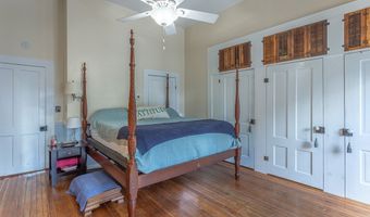 111 4th St, Apalachicola, FL 32320
