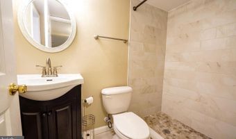 1210 ORONOCO St, Alexandria, VA 22314