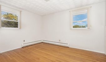 2400 RAMBLEWOOD Rd, York, PA 17408