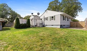 67 Linden St, Middletown, RI 02842