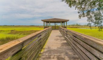 798 MAIN St, Atlantic Beach, FL 32233