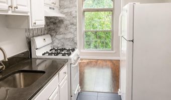 3300 WOODBURN VILLAGE Dr 31, Annandale, VA 22003