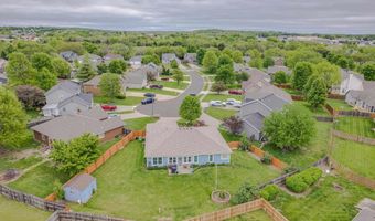 927 Jasara Cir, Baldwin City, KS 66006