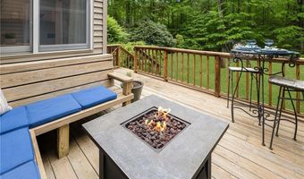 12 Robin Vale Dr, Glocester, RI 02857
