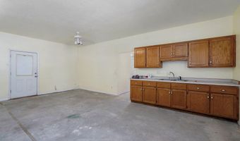 6896 N Farm Rd 1, Ash Grove, MO 65604