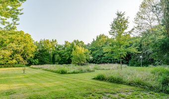 303 N Hudson Ave, Aurora, MO 65605