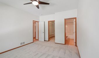 503 Maggie Ln, Altoona, IA 50009