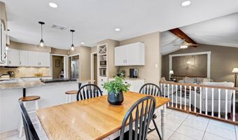 1431 Dietrich Oaks Dr, Ballwin, MO 63021