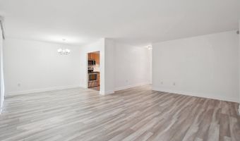 2059 HUNTINGTON Ave 111, Alexandria, VA 22303