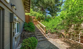 1037 Pinecrest Ter, Ashland, OR 97520