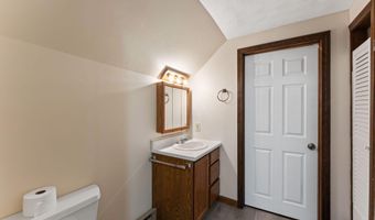 13 Cortland Cir, Bangor, ME 04401