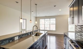 1107 S WALTER REED Dr 302, Arlington, VA 22204