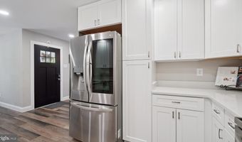 10 N HOMELAND Ave N, Annapolis, MD 21401