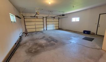 2710 Railroad Cir, Aberdeen, SD 57401
