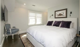 6 Bayside Ave, Newport, RI 02840