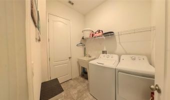 902 GRAND HILLTOP Dr, Apopka, FL 32703