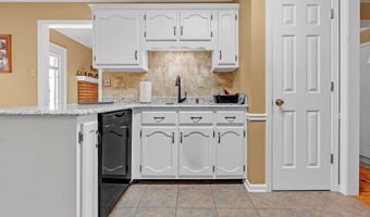 4020 ALTRURIA Rd, Bartlett, TN 38135