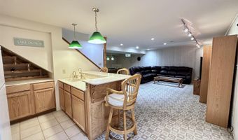 225 Emerald Meadows Dr, Arnolds Park, IA 51331