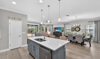 7020 OLD BENTON Dr, Apollo Beach, FL 33572