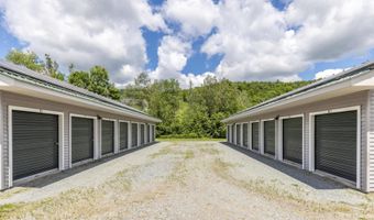 87 Fox Hill Dr, Cambridge, VT 05464