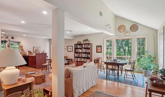 2473 Mt Hope Rd, Dodgeville, WI 53533