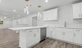 6105 E Desoto St, Bay St. Louis, MS 39520