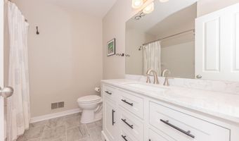 609 Ridgewood Ct, Ann Arbor, MI 48103