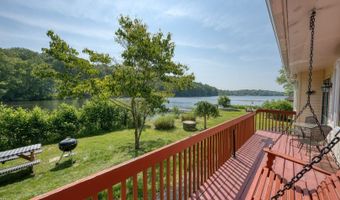 28 Farm Dr, Ashford, CT 06278