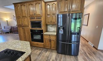 39081 Greenwood Ln, Aberdeen, SD 57401