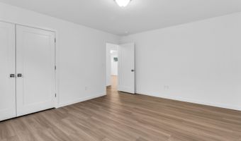 393 Southern Blvd, Bayville, NJ 08721