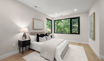 3112 N ROSSER St, Alexandria, VA 22311