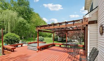 1250 Orchard Glen Dr, Amherst, OH 44001