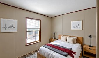 2607 Thornbury Ln, Almont, MI 48003