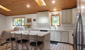 3900 Dursum Ave NE, Ada, MI 49301