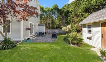 42 Camden Rd, Narragansett, RI 02882