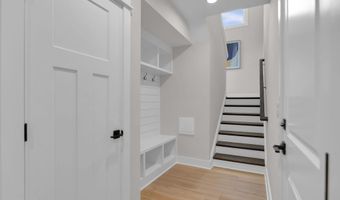 5617 23RD St N, Arlington, VA 22205
