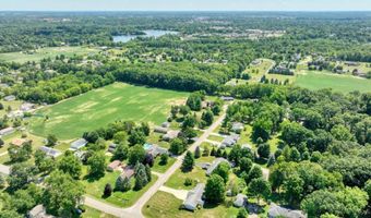 2915 Lee Marie Dr, Adrian, MI 49221