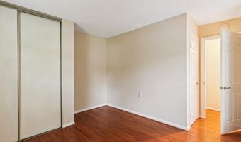 1003 MASTLINE Dr, Annapolis, MD 21401