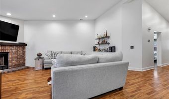 534 Oak Ridge Trails Ct, Ballwin, MO 63021