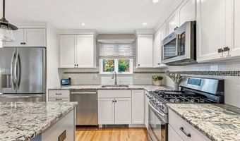 27 Christine Dr, Barrington, RI 02806