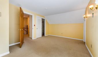 60 Boulder Dr, Auburn, ME 04210