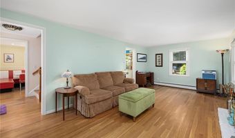 34 Terrace Dr, East Greenwich, RI 02818