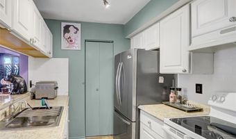 615 Broadway 15, Amityville, NY 11701