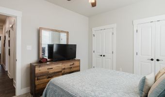 7424 Northwood Dr, Benton, AR 72019