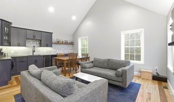 84 Juniper Cir, Auburn, NH 03032