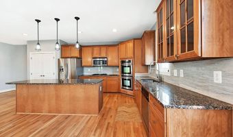 2 CAMELOT Ln, Wrightsville, PA 17368